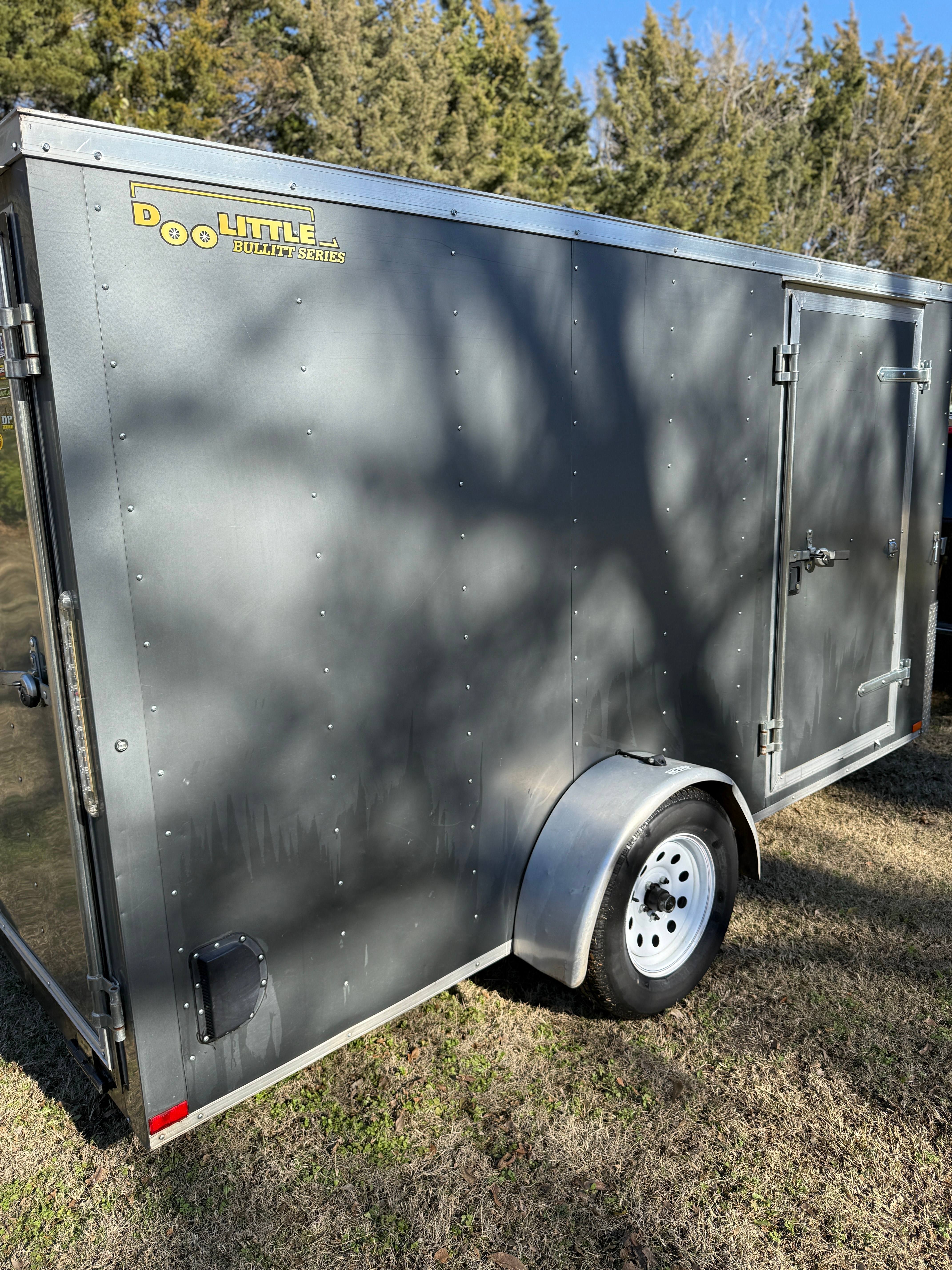 Enclosed trailer for moving and secure transport rental Hutchinson